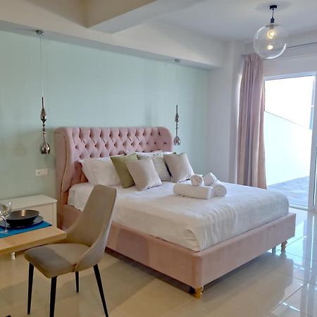 Epipleon Luxury Suites -106- Δωμάτιο 40Τμ Με Βεράντα 45Τμ Μπροστά Στην Θάλασσα Nafpaktos Eksteriør billede