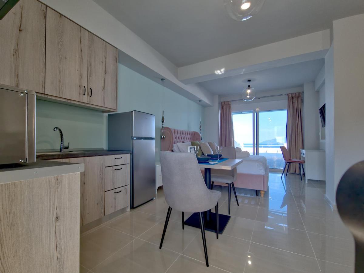 Epipleon Luxury Suites -106- Δωμάτιο 40Τμ Με Βεράντα 45Τμ Μπροστά Στην Θάλασσα Nafpaktos Eksteriør billede