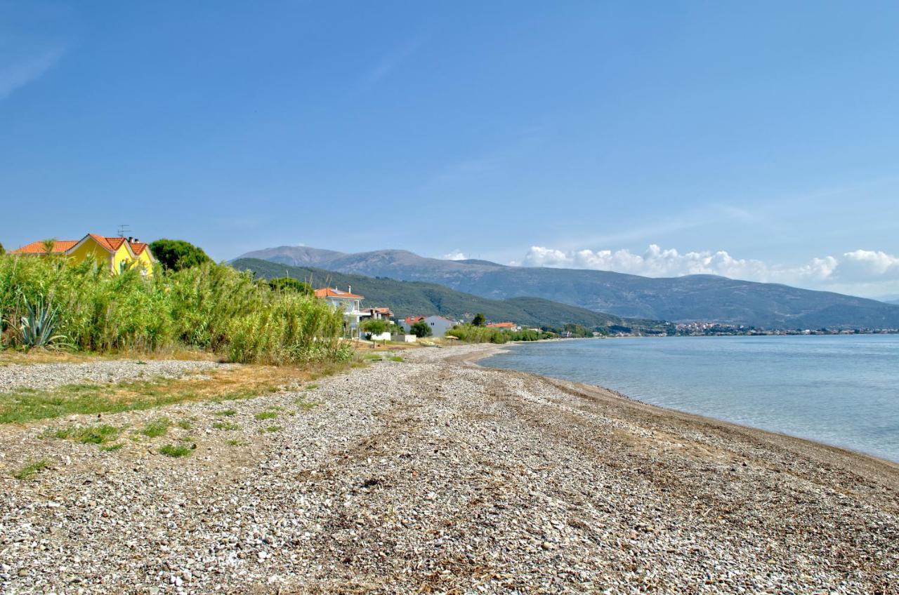 Epipleon Luxury Suites -106- Δωμάτιο 40Τμ Με Βεράντα 45Τμ Μπροστά Στην Θάλασσα Nafpaktos Eksteriør billede